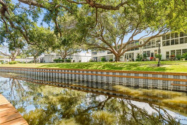 8220 112TH STREET 106, Seminole, FL 33772