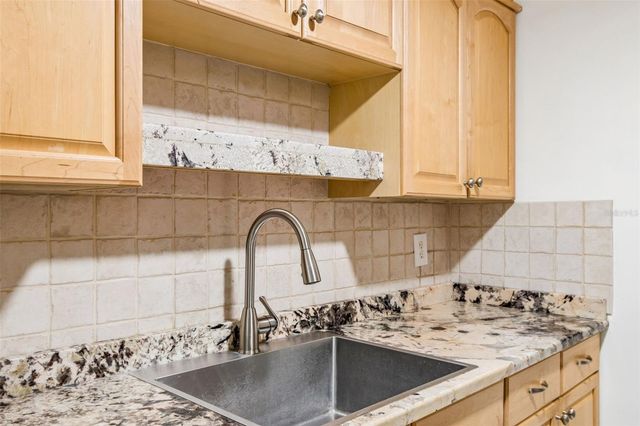 8220 112TH STREET 106, Seminole, FL 33772