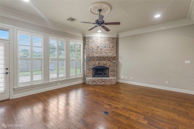 606 Glenshire Drive, Bossier City, LA 71111