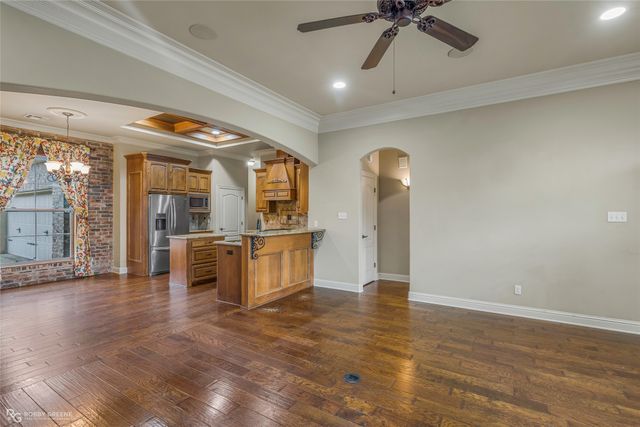 606 Glenshire Drive, Bossier City, LA 71111