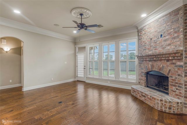 606 Glenshire Drive, Bossier City, LA 71111