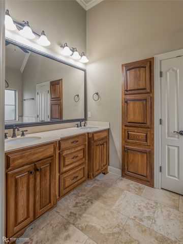 606 Glenshire Drive, Bossier City, LA 71111