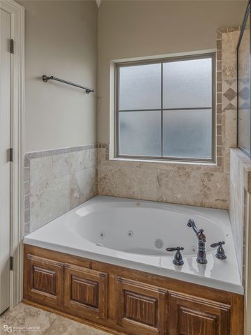 606 Glenshire Drive, Bossier City, LA 71111