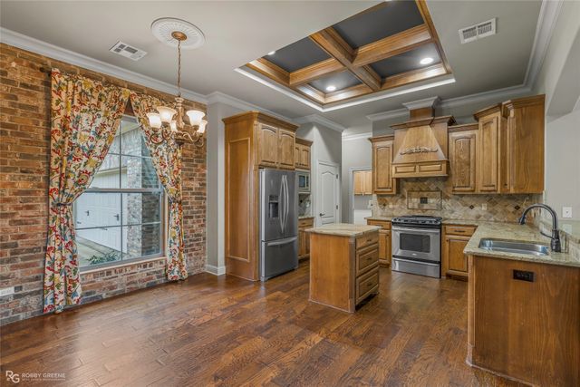 606 Glenshire Drive, Bossier City, LA 71111