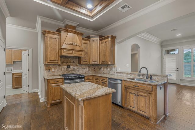 606 Glenshire Drive, Bossier City, LA 71111