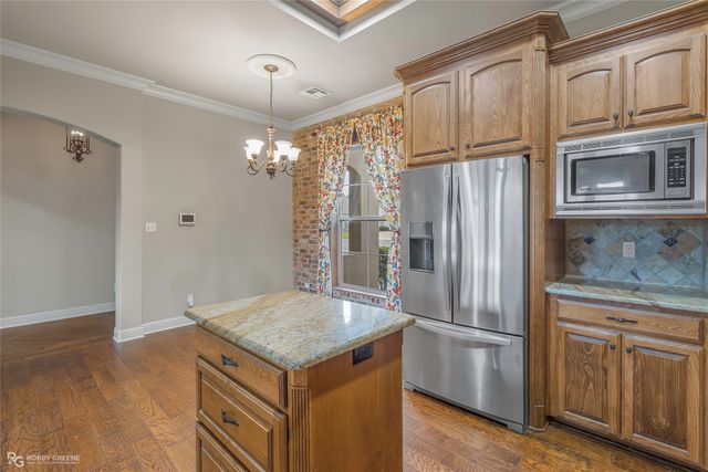 606 Glenshire Drive, Bossier City, LA 71111