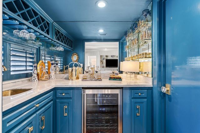 6230 Willers Way, Houston, TX 77057