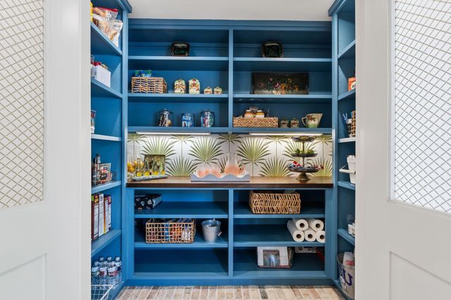 6230 Willers Way, Houston, TX 77057