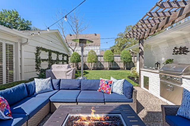 6230 Willers Way, Houston, TX 77057