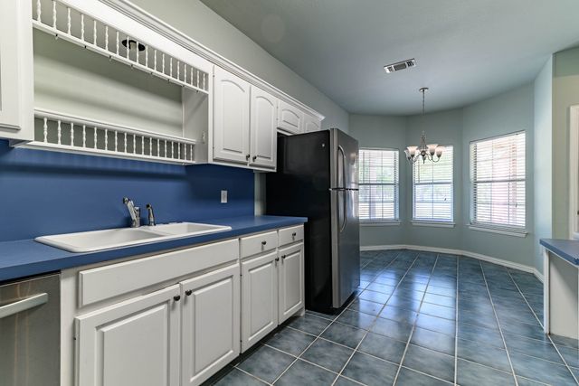 9009 Ravenswood Road, Granbury, TX 76049