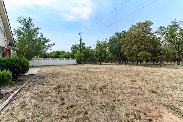 9009 Ravenswood Road, Granbury, TX 76049