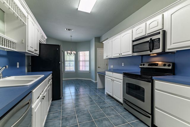 9009 Ravenswood Road, Granbury, TX 76049