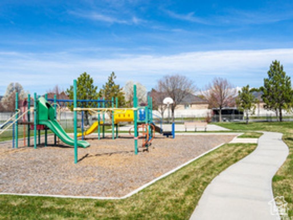 Image 17 of property listing at 12026 S FORT DRAPER AVE, Draper, UT 84020