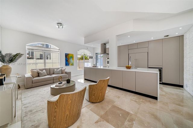 21156 NE 33rd Avenue, Aventura, FL 33180
