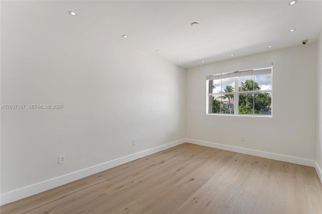 21156 NE 33rd Avenue, Aventura, FL 33180