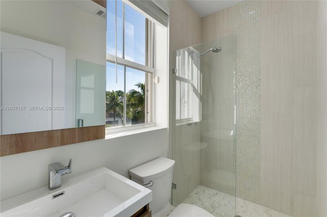 21156 NE 33rd Avenue, Aventura, FL 33180