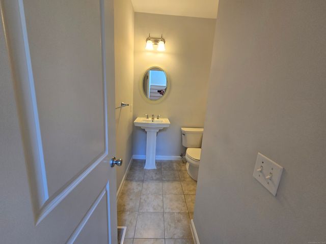 19 Oak Branch Drive 19, Brookfield, CT 06804