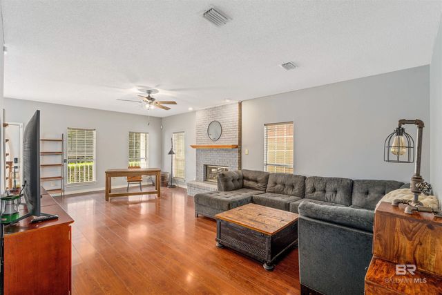 162 Greenwood Drive, Daphne, AL 36526