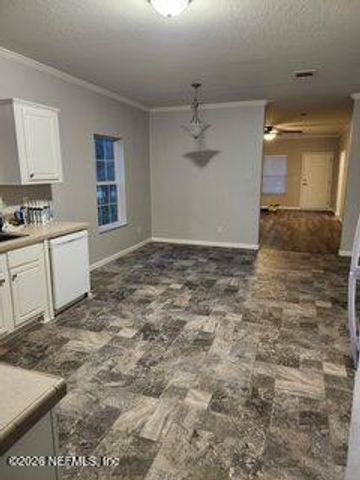 301 E COCHRAN Avenue, Hastings, FL 32145