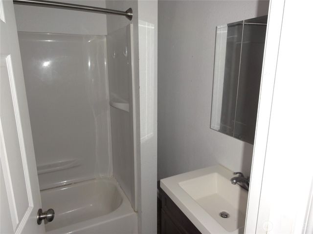 1126 N Callow Avenue, Bremerton, WA 98312