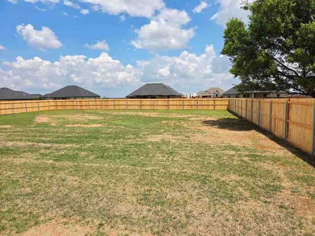 5512 NE Minnow Ln, Elgin, OK 73538