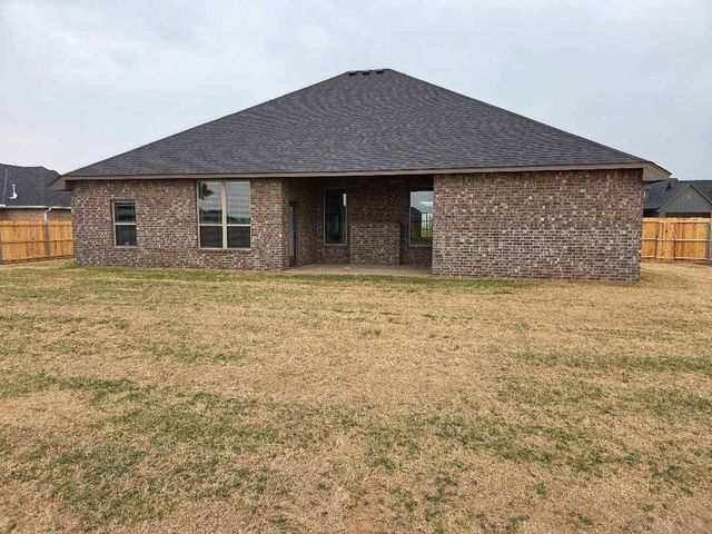 5512 NE Minnow Ln, Elgin, OK 73538