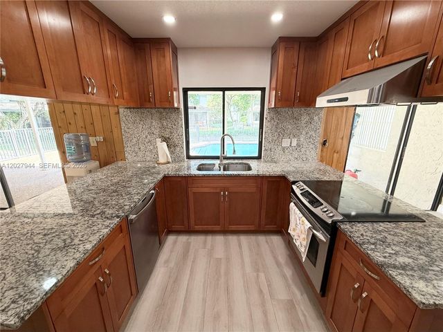 9788 NW 3rd Mnr, Coral Springs, FL 33071