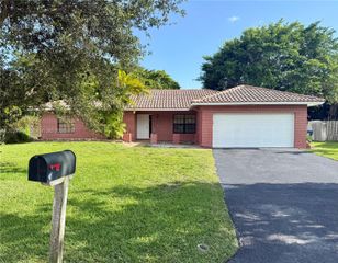 9788 NW 3rd Mnr, Coral Springs, FL 33071