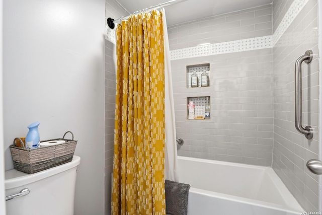 3678 Hidden Dr Apt 103, San Antonio, TX 78217