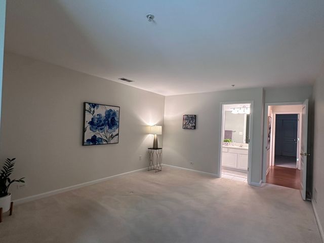 1635 N Milwaukee Avenue 105, Libertyville, IL 60048