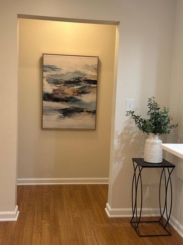 1635 N Milwaukee Avenue 105, Libertyville, IL 60048