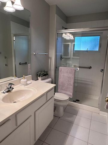 1635 N Milwaukee Avenue 105, Libertyville, IL 60048