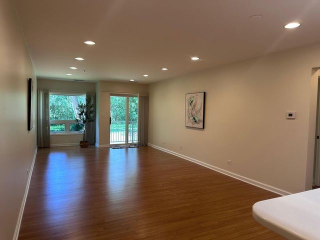 1635 N Milwaukee Avenue 105, Libertyville, IL 60048