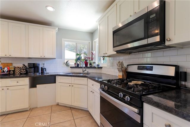 212 W Victoria, Rialto, CA 92376