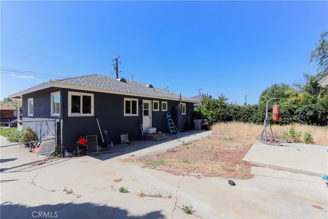 212 W Victoria, Rialto, CA 92376
