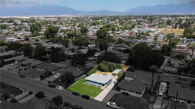 212 W Victoria, Rialto, CA 92376