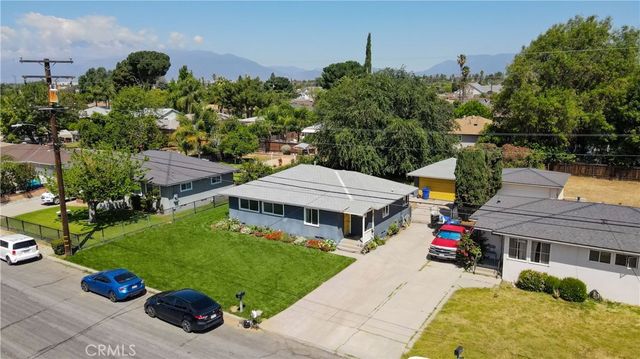 212 W Victoria, Rialto, CA 92376
