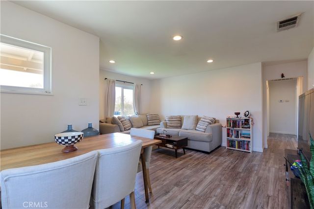 212 W Victoria, Rialto, CA 92376
