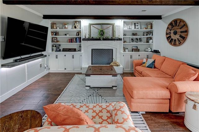 14747 S Homestead Drive, Olathe, KS 66062