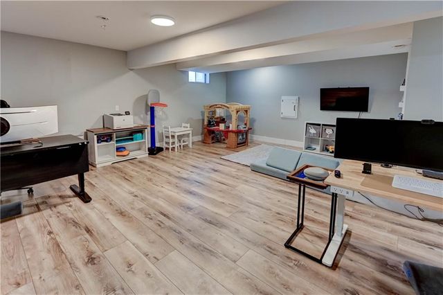 14747 S Homestead Drive, Olathe, KS 66062