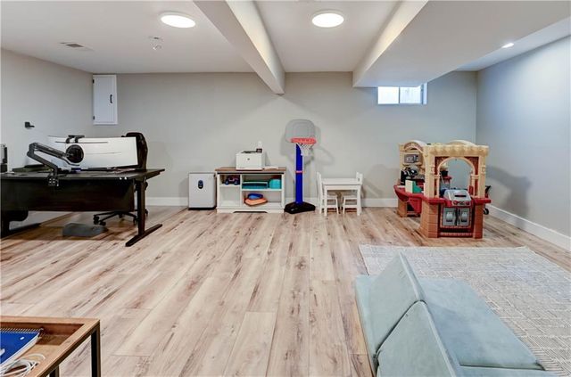 14747 S Homestead Drive, Olathe, KS 66062