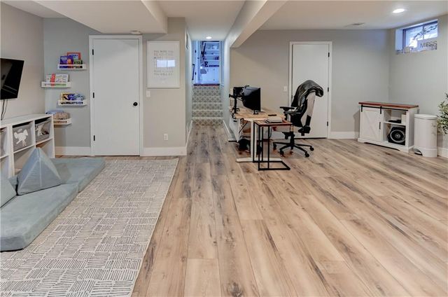 14747 S Homestead Drive, Olathe, KS 66062