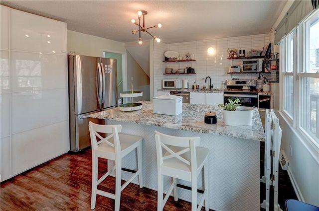 14747 S Homestead Drive, Olathe, KS 66062