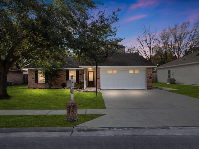 2208 Gontier Drive, Bay City, TX 77414
