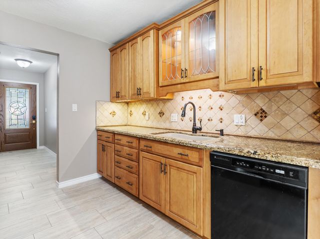 2208 Gontier Drive, Bay City, TX 77414