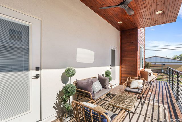 1019 S Hackberry St Unit 202, San Antonio, TX 78210