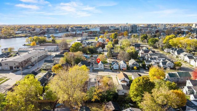 41 MILL STREET, Oshkosh, WI 54901