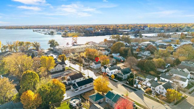 41 MILL STREET, Oshkosh, WI 54901