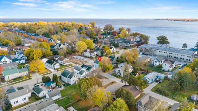 41 MILL STREET, Oshkosh, WI 54901