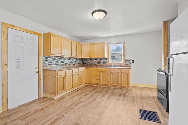 41 MILL STREET, Oshkosh, WI 54901